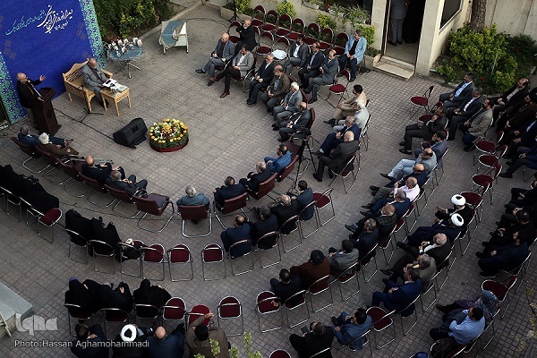 تجلیل از پیشکسوت گمنام و طرح مطالبهای جدی در نهمین دیدار نوروزی جامعه قرآنی تجلیل از پیشکسوت گمنام و طرح مطالبهای جدی در نهمین دیدار نوروزی جامعه قرآنی