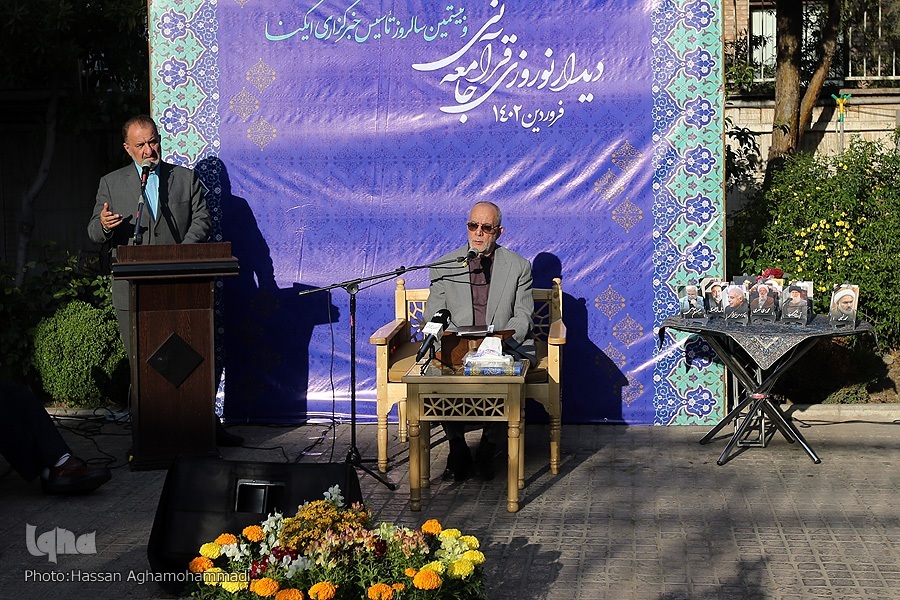 تجلیل از پیشکسوت گمنام و طرح مطالبهای جدی در نهمین دیدار نوروزی جامعه قرآنی تجلیل از پیشکسوت گمنام و طرح مطالبهای جدی در نهمین دیدار نوروزی جامعه قرآنی
