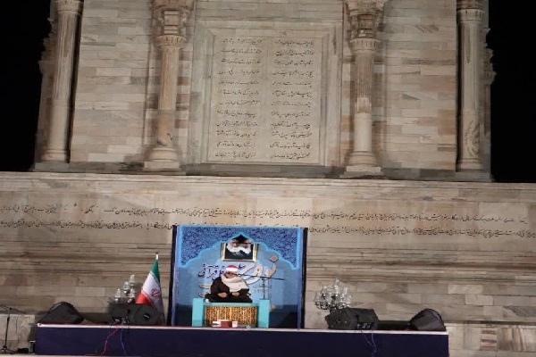 حضور قاری مصری در آرامگاه فردوسی + عکس حضور قاری مصری در آرامگاه فردوسی + عکس
