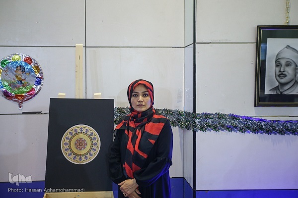 چهارشنبه//تذهیب حدیث «اِنَّ الْحُسین مِصباحُ الْهُدی» نقطه جهش و معروفیتم بود چهارشنبه//تذهیب حدیث «اِنَّ الْحُسین مِصباحُ الْهُدی» نقطه جهش و معروفیتم بود