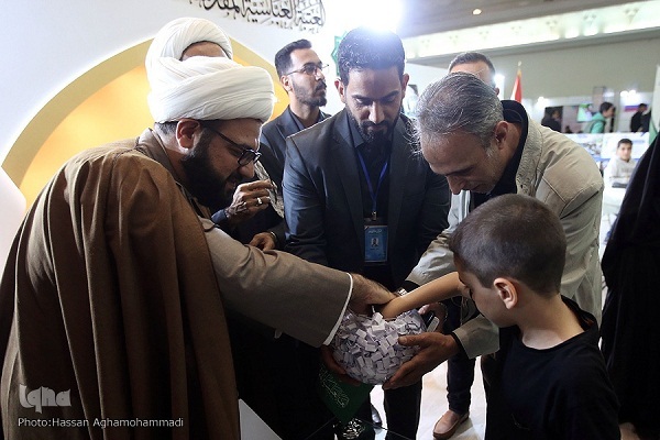 برنده پرچم گنبد حضرت عباس(ع) در نمایشگاه قرآن معرفی شد