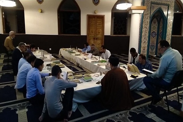 برپایی مراسم جزءخوانی قرآن و تفسیر در مسجد خوجههای اثنی عشری شهر آنتاناناریوو برپایی مراسم جزءخوانی قرآن و تفسیر در مسجد خوجههای اثنی عشری شهر آنتاناناریوو