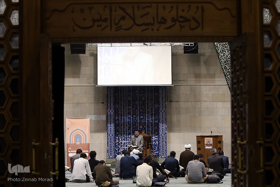 10 فرمان خداوند که اگر اجرایی شود روی زمین آباد میشود 10 فرمان خداوند که اگر اجرایی شود روی زمین آباد میشود