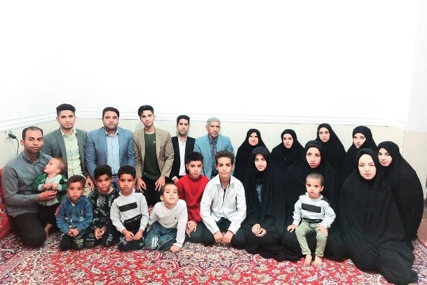 خانواده قاری و حافظ قرآن در عنبرآباد کرمان