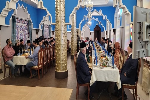 حضور گروه تواشیح ایرانی در نشست دینی مسکو حضور گروه تواشیح ایرانی در نشست دینی مسکو