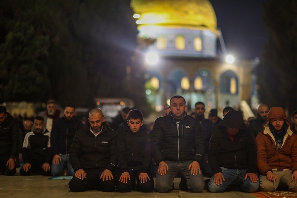 یورش صهیونیستها به مسجدالاقصی در ششمن روز ماه رمضان/ شهادت جوان مجروح فلسطینی در نابلس یورش صهیونیستها به مسجدالاقصی در ششمن روز ماه رمضان/ شهادت جوان مجروح فلسطینی در نابلس