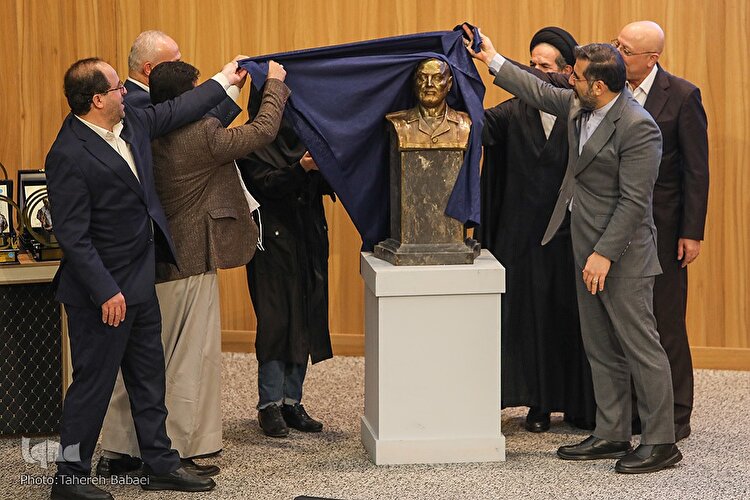 نخستین آیین اعطای تندیس دانشگاه تهران به نمادهای مقاومت