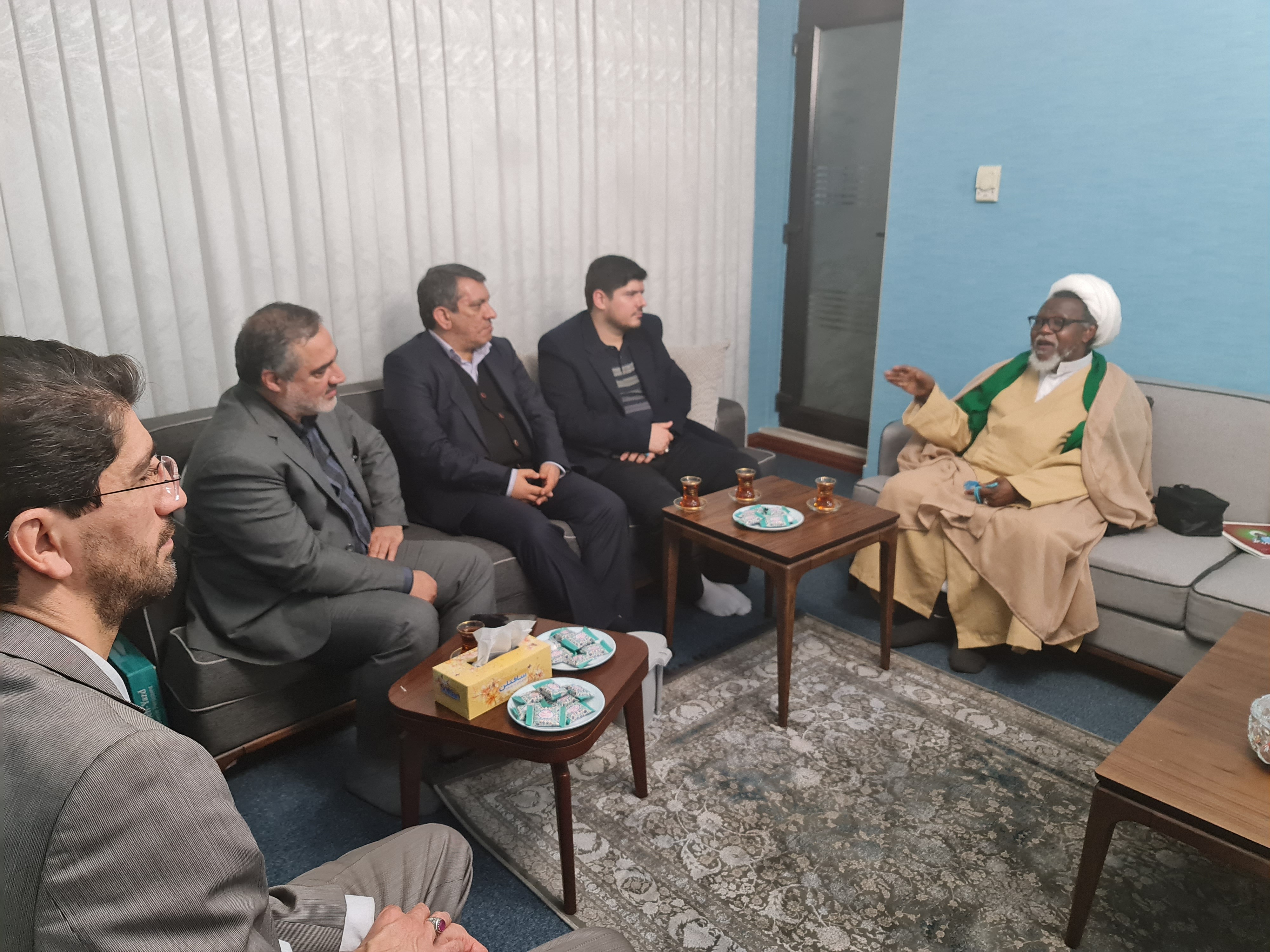 دیدار نخبگان قرآنی شاهد و ایثارگر با شیخ ابراهیم زکزاکی + عکس دیدار نخبگان قرآنی شاهد و ایثارگر با شیخ ابراهیم زکزاکی + عکس