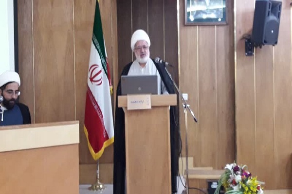 تبیین نگاه ویژه رهبر معظم انقلاب به فهم قرآن و تدبر در آیات کلام وحی