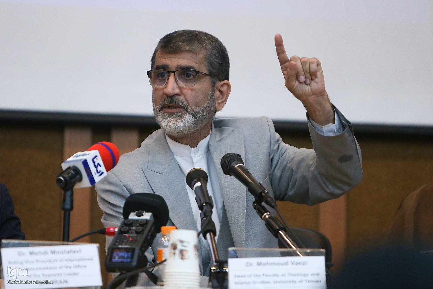 لزوم توجه به ابتکارات تازه و استفاده از فناوریهای روز در تبیین مفاهیم قرآنی لزوم توجه به ابتکارات تازه و استفاده از فناوریهای روز در تبیین مفاهیم قرآنی