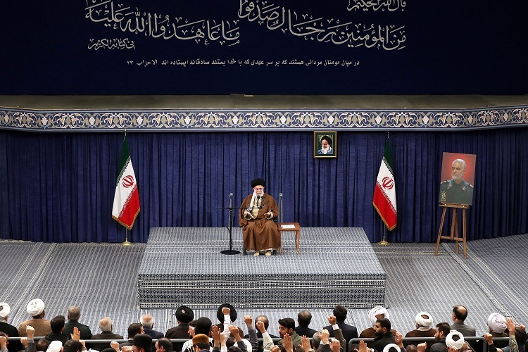 آیت الله خامنه ای رهبر انقلاب اسلامی آیت الله خامنه ای رهبر انقلاب اسلامی