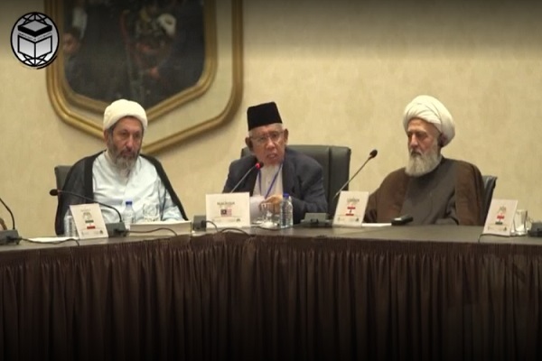 دشمن با فرصت‌طلبی از نقاط ضعف ما در دل امت اسلام ریشه دواند