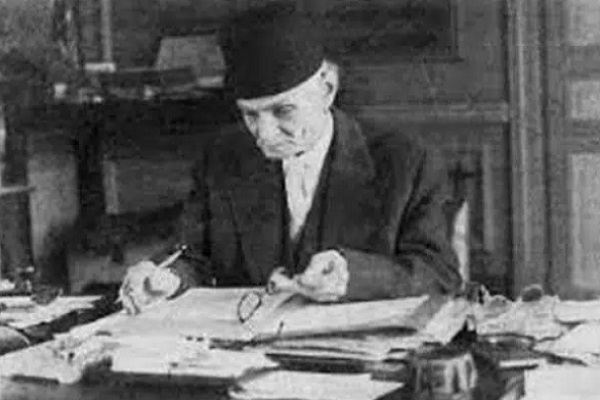 «حسن حسنی»، اندیشمند برجسته تونسی و یک عمر خدمت به میراث اسلامی و قرآنی / اماده «حسن حسنی»، اندیشمند برجسته تونسی و یک عمر خدمت به میراث اسلامی و قرآنی / اماده