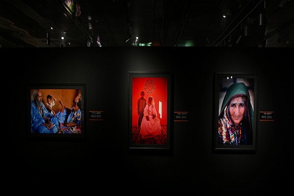 استقبال از نمایشگاه آثار هنرمند انگلیسی در عربستان/ اماده استقبال از نمایشگاه آثار هنرمند انگلیسی در عربستان/ اماده