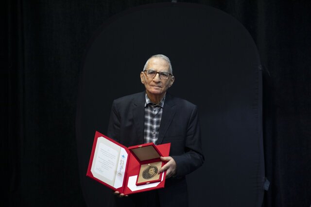 «زندگی» به روایت کریم مجتهدی «زندگی» به روایت کریم مجتهدی