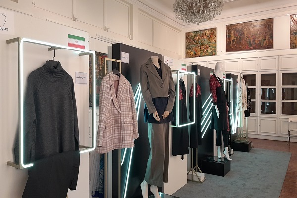 نمایش 180 اثر طراحان مد و لباس ایران در کنار فاخرترین آثار هنری سعدآباد نمایش 180 اثر طراحان مد و لباس ایران در کنار فاخرترین آثار هنری سعدآباد