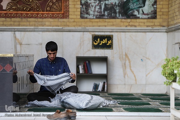 جهاد طلاب حوزه علمیه برای آگاه‌سازی مردم