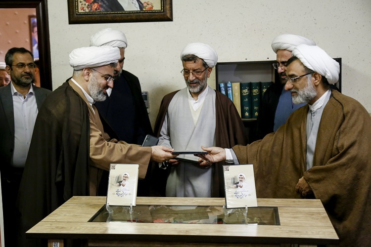 ارسال/ نرم‌افزار مجموعه آثار استاد عبدالحسین خسروپناه رونمایی شد