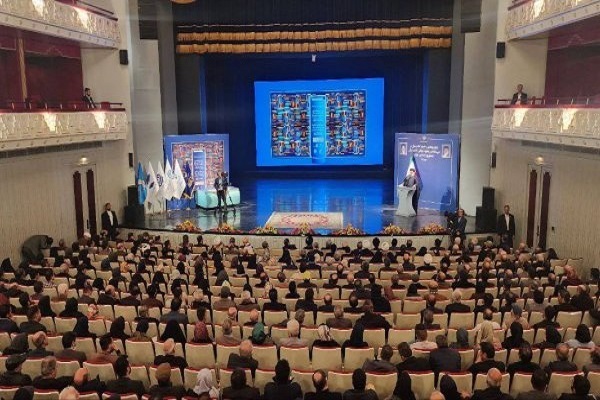 رئیسجمهور در آیین جایزه کتاب سال رئیسجمهور در آیین جایزه کتاب سال