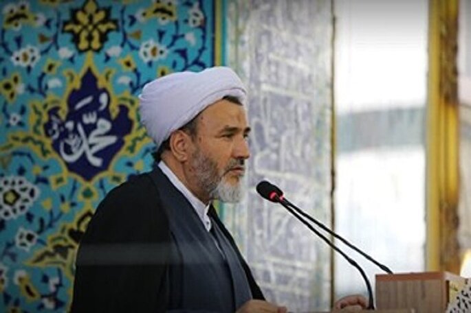 معنویت و ایمان پایه انقلاب اسلامی است