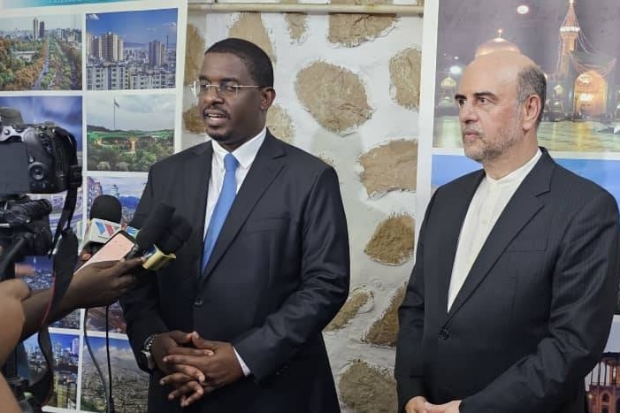 گرامیداشت جشن انقلاب در تانزانیا گرامیداشت جشن انقلاب در تانزانیا