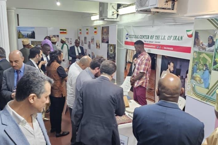 گرامیداشت جشن انقلاب در تانزانیا گرامیداشت جشن انقلاب در تانزانیا