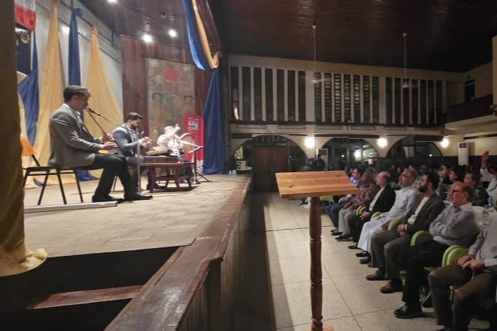 کنسرت خیریه ایرانی در شب جشن انقلاب اسلامی در تانزانیا کنسرت خیریه ایرانی در شب جشن انقلاب اسلامی در تانزانیا