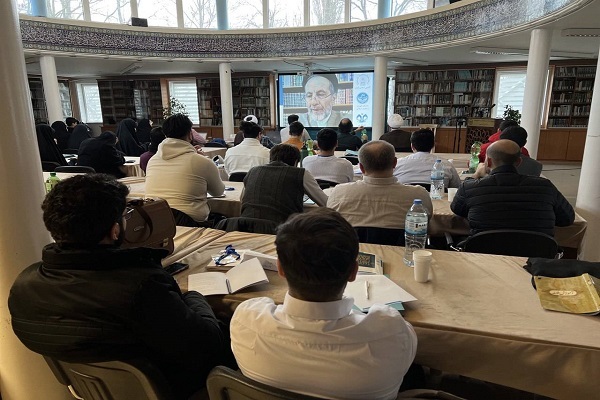 مدرسه زمستانی «مطالعات قرآنی در جهان معاصر» در هامبورگ برگزار شد مدرسه زمستانی «مطالعات قرآنی در جهان معاصر» در هامبورگ برگزار شد