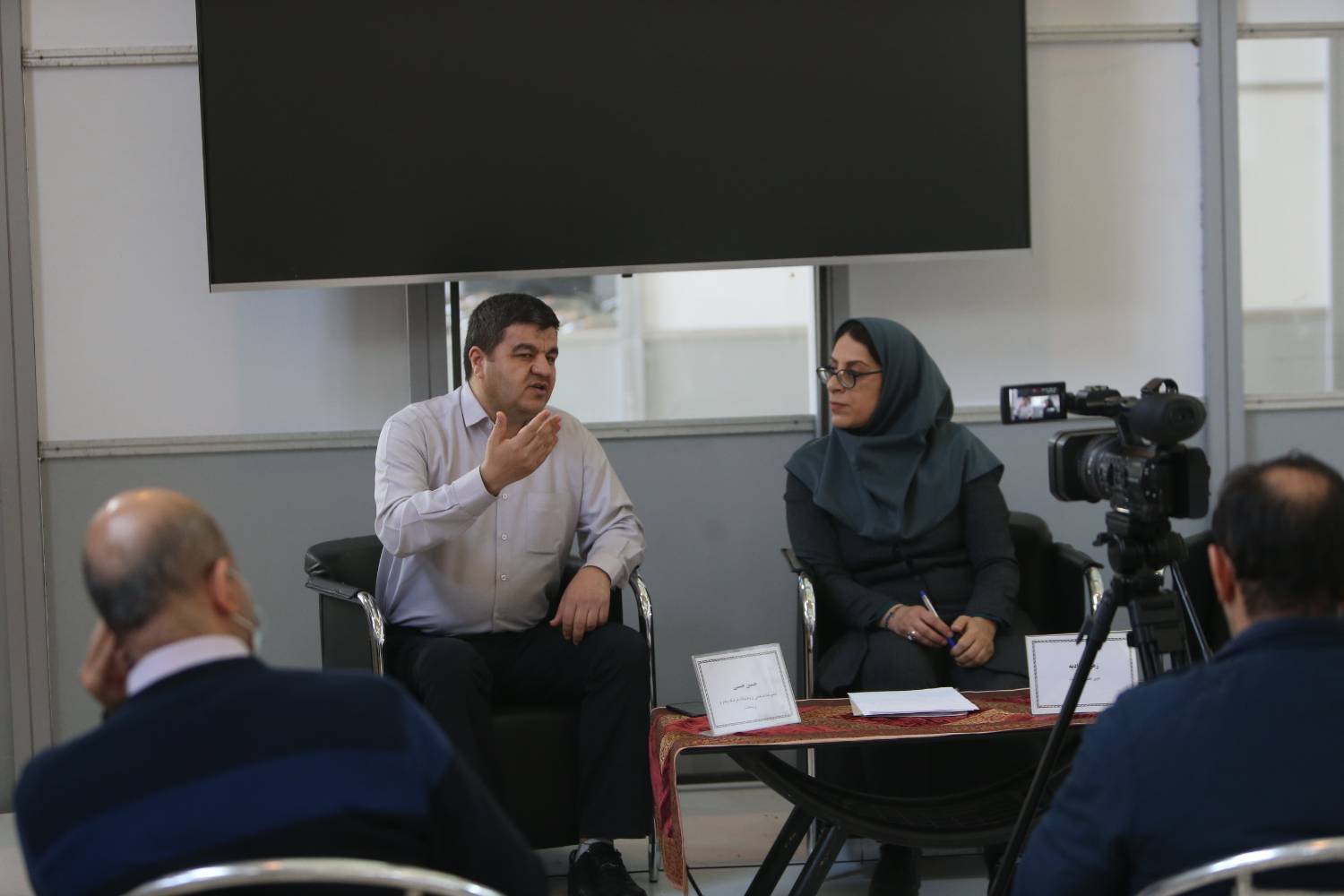 نمایشگاه///تبعات توسعه پلتفرم‌ها برای حق حاکمیت دولت‌ها