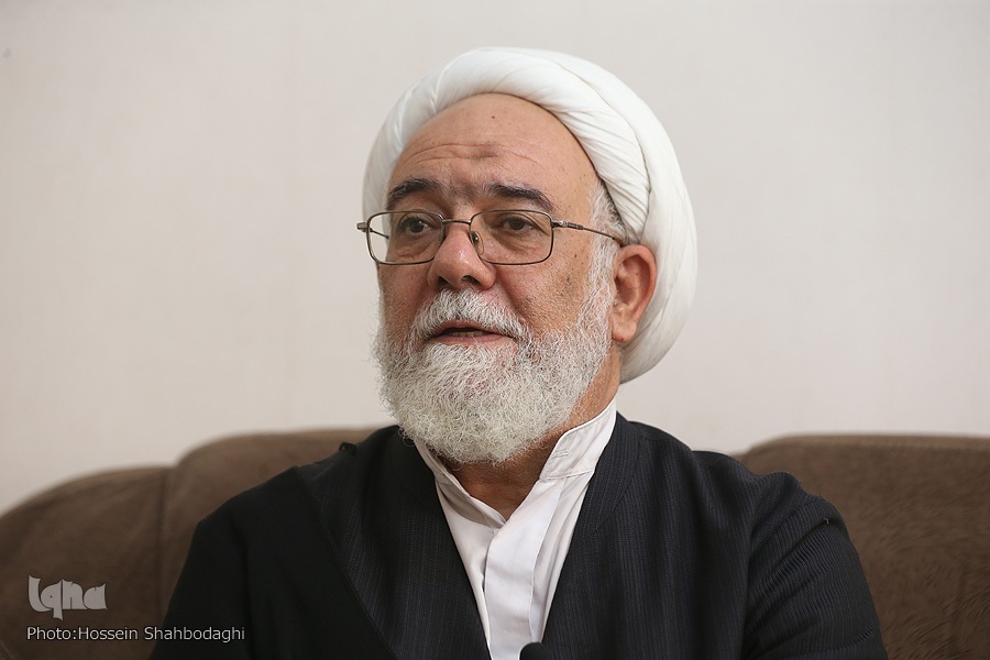 مردمداری و رعایت حقالناس از ویژگیهای برجسته آیتالله صلواتی بود مردمداری و رعایت حقالناس از ویژگیهای برجسته آیتالله صلواتی بود