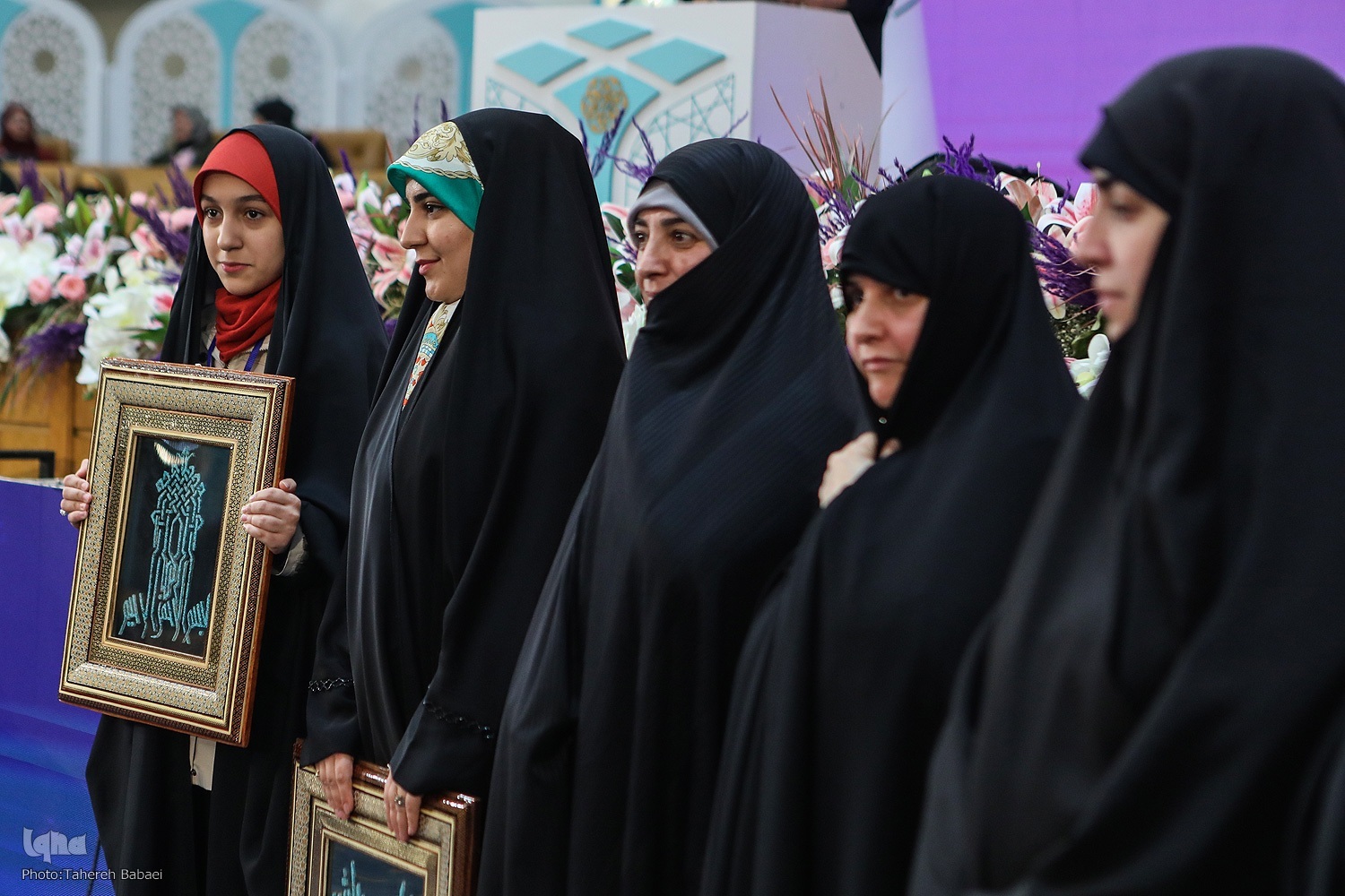 تجلیل از بانوان قرآنی در سومین محفل «خیرات حسان» تجلیل از بانوان قرآنی در سومین محفل «خیرات حسان»