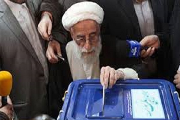 آیت‌الله احمد جنتی، رئیس پنجمین دوره مجلس خبرگان رهبری و دبیر شورای نگهبان