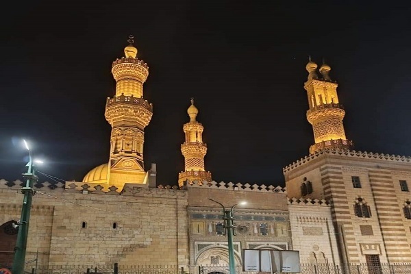 تزیین منارههای مسجد الازهر برای ماه رمضان + عکس تزیین منارههای مسجد الازهر برای ماه رمضان + عکس