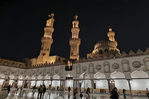 تزیین منارههای مسجد الازهر برای ماه رمضان + عکس تزیین منارههای مسجد الازهر برای ماه رمضان + عکس