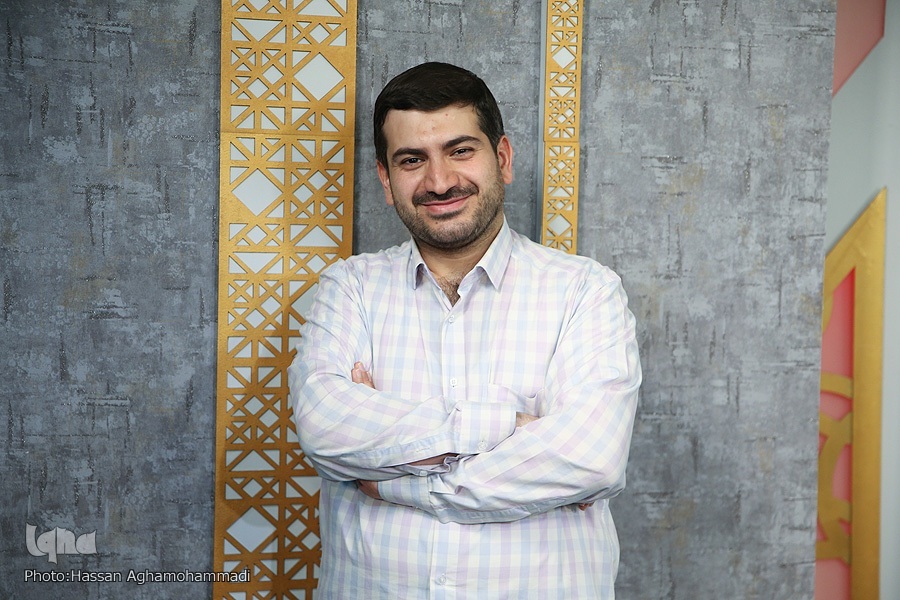 ایمان به کتاب و آیات الهی موضوع اصلی سوره «رعد» است