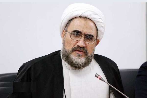 حجت‌الاسلام والمسلمین محسن مهاجرنیا، استاد فلسفه سیاسی حوزه و دانشگاه