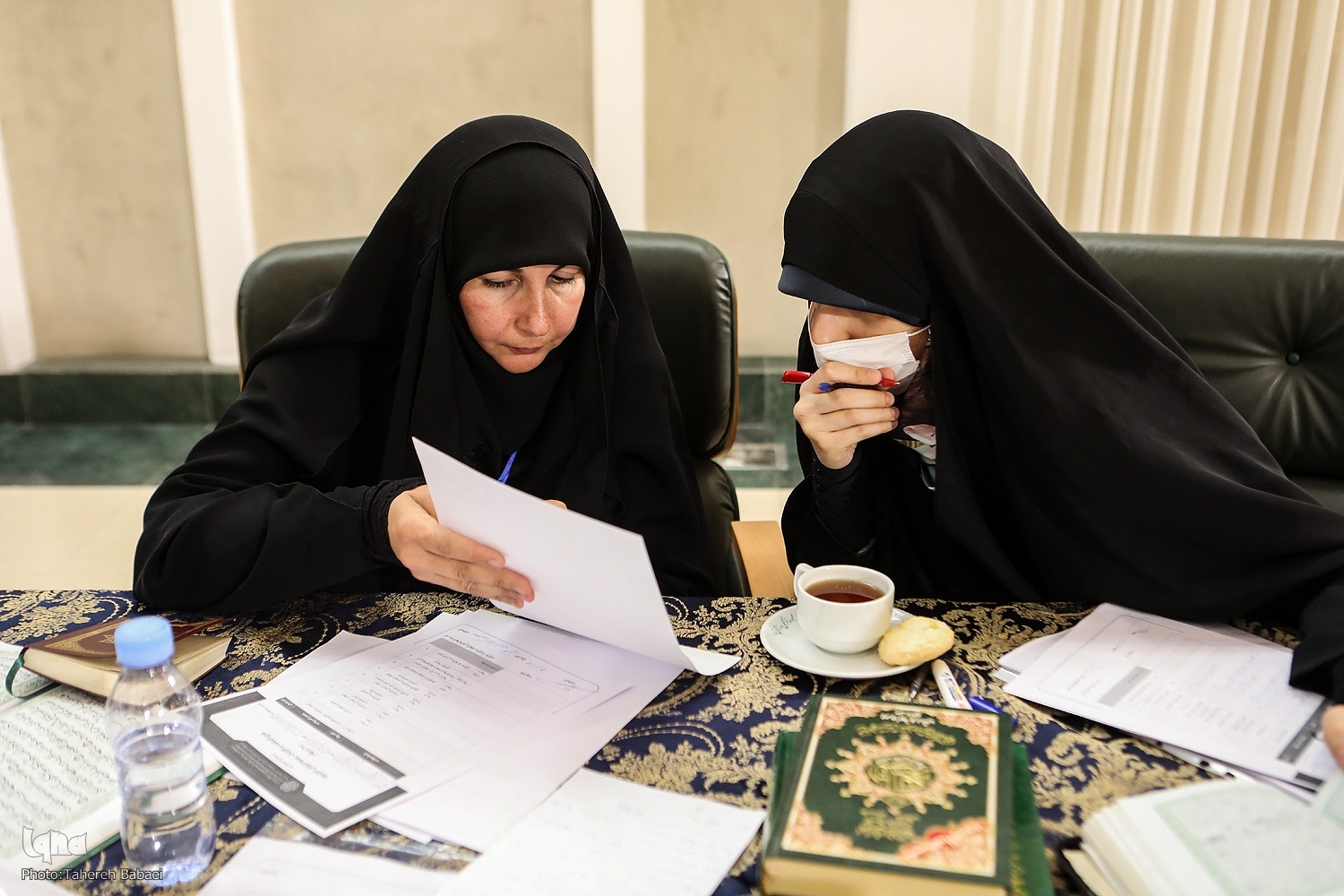 برای داشتن جامعه ای سالم باید از خود و خانواده خود شروع کنیم برای داشتن جامعه ای سالم باید از خود و خانواده خود شروع کنیم