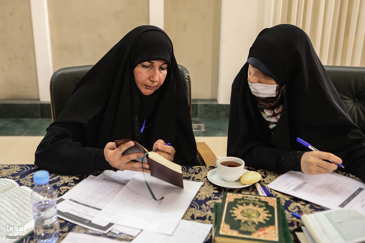 برای داشتن جامعه ای سالم باید از خود و خانواده خود شروع کنیم برای داشتن جامعه ای سالم باید از خود و خانواده خود شروع کنیم