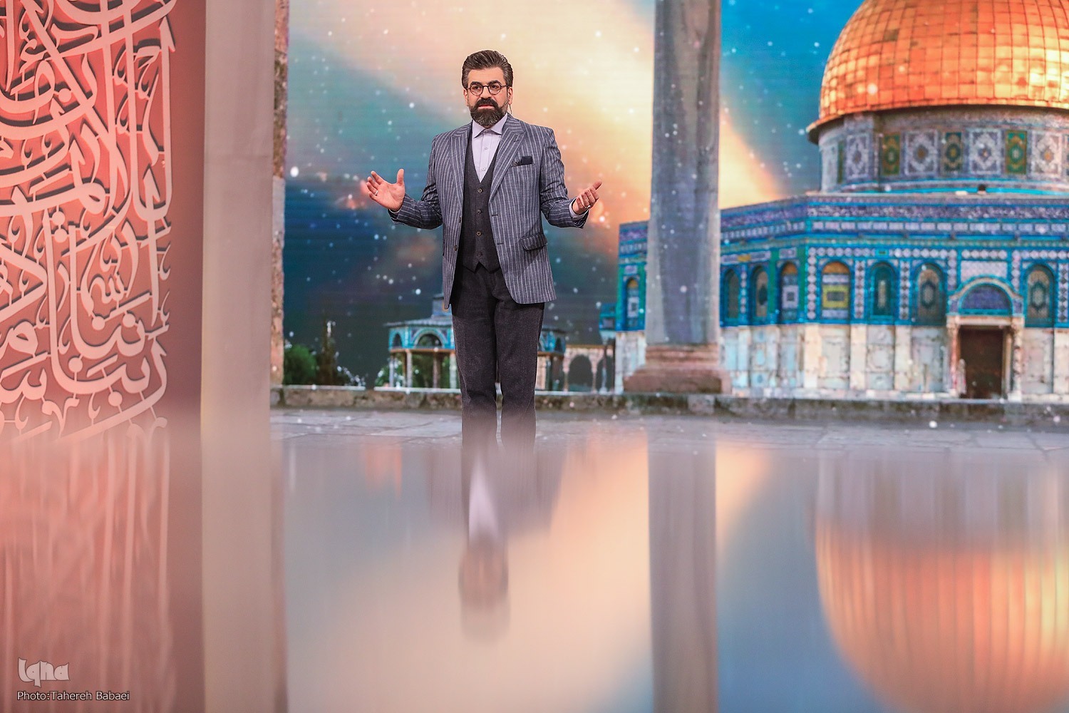 مجری برنامه تلویزیونی محفل مجری برنامه تلویزیونی محفل