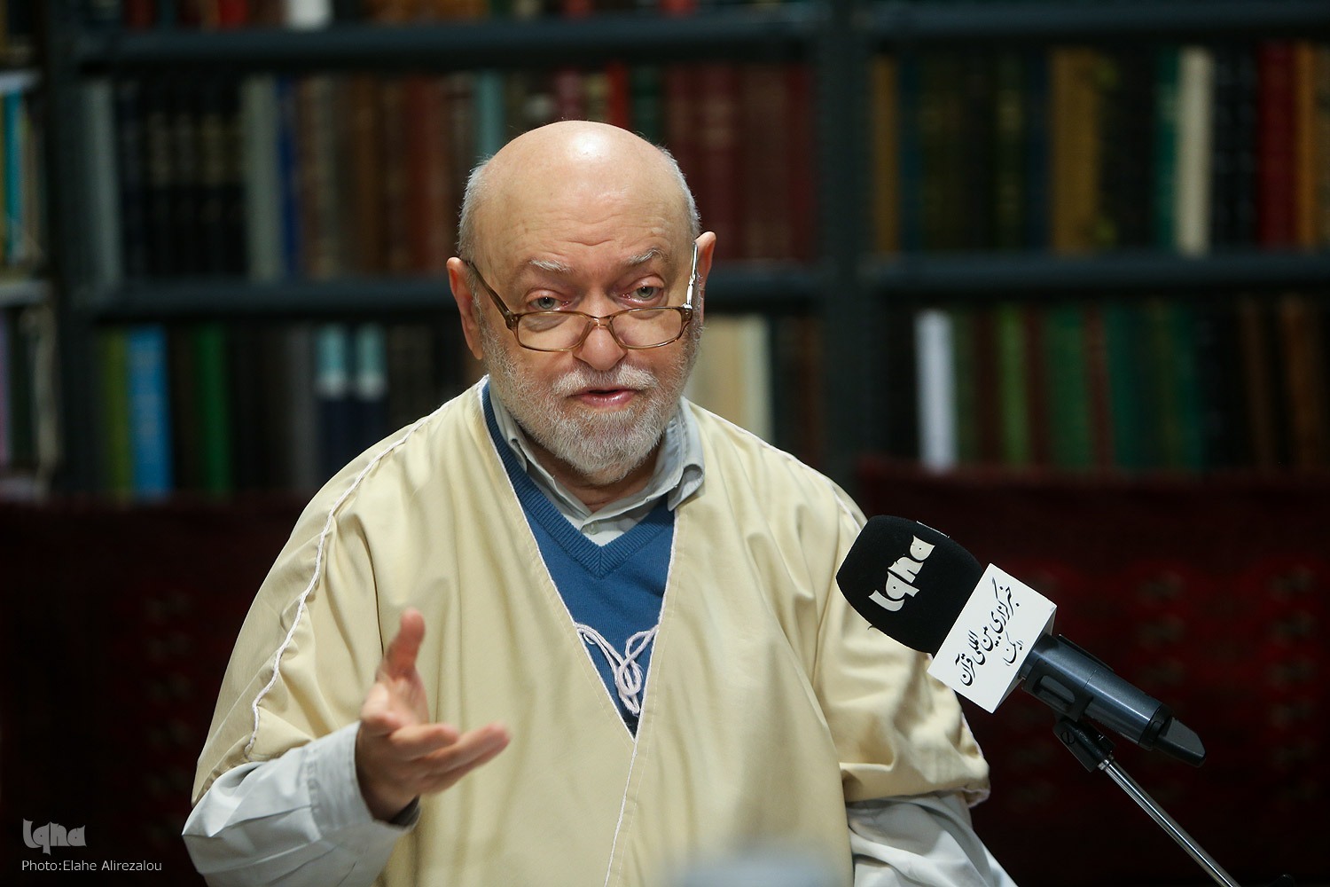 حسین استادولی