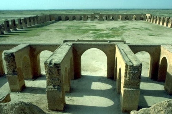 انتقاد از تبدیل شدن محوطه مسجد تاریخی سامراء به تفرجگاه رانندگان