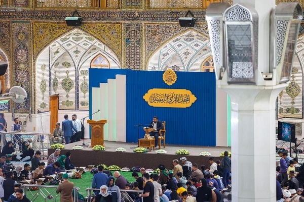 تلاوت قرآن کریم در حرم امام علی (ع) + عکس