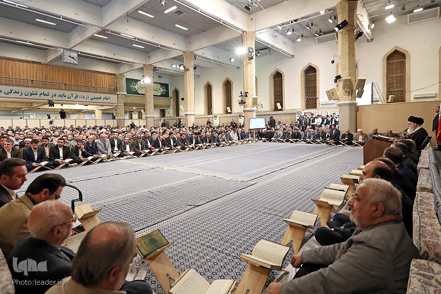 ای کاش هر مسجد یک محفل قرآن داشت ای کاش هر مسجد یک محفل قرآن داشت