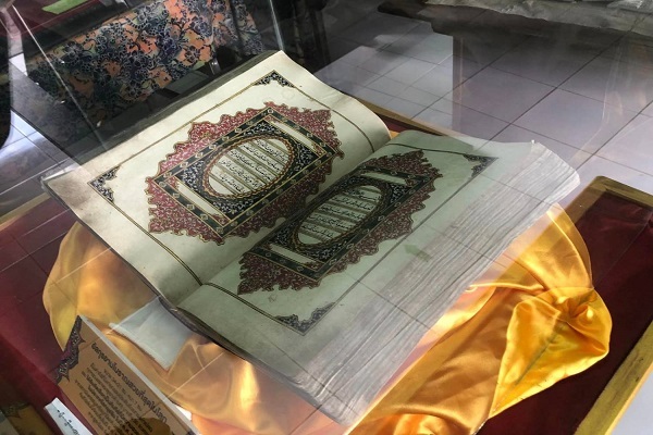 بازدید نخست وزیر تالیند مرکز نگهداری از آثار اسلامی و موزه قرآنی + عکس بازدید نخست وزیر تالیند مرکز نگهداری از آثار اسلامی و موزه قرآنی + عکس