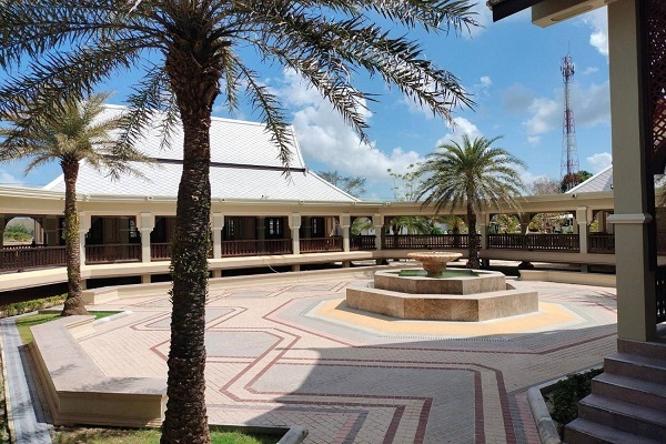 بازدید نخست وزیر تالیند مرکز نگهداری از آثار اسلامی و موزه قرآنی + عکس بازدید نخست وزیر تالیند مرکز نگهداری از آثار اسلامی و موزه قرآنی + عکس