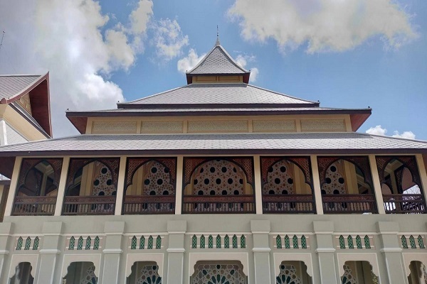 بازدید نخست وزیر تالیند مرکز نگهداری از آثار اسلامی و موزه قرآنی + عکس بازدید نخست وزیر تالیند مرکز نگهداری از آثار اسلامی و موزه قرآنی + عکس