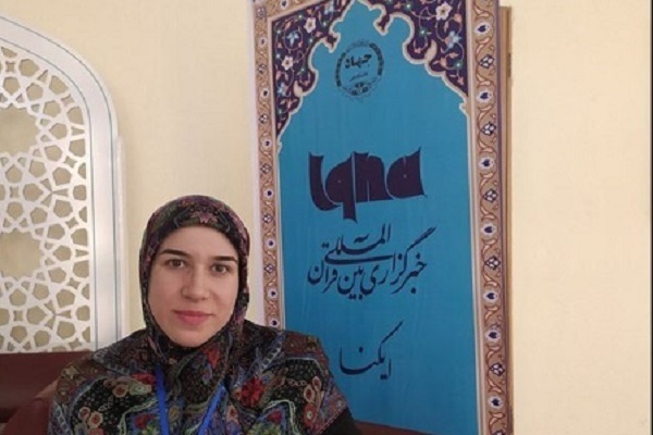 شنبه/ دوست دارم کتابمان به دست مقام معظم رهبری برسد