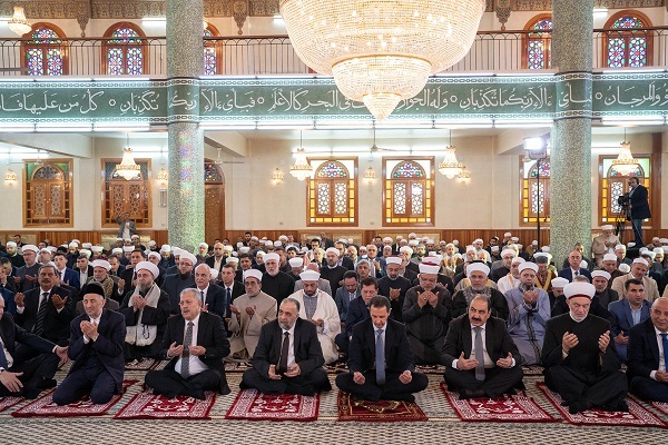 حضور بشار اسد در نماز عید فطر دمشق + عکس حضور بشار اسد در نماز عید فطر دمشق + عکس