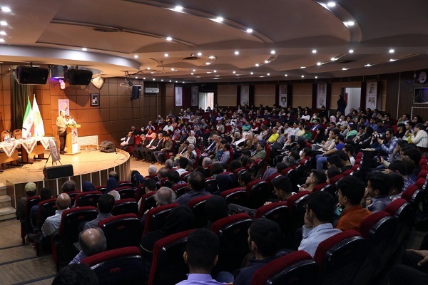 اسلامی ندوشن؛ عصاره‌ای از فرهنگ و تمدن ایرانی