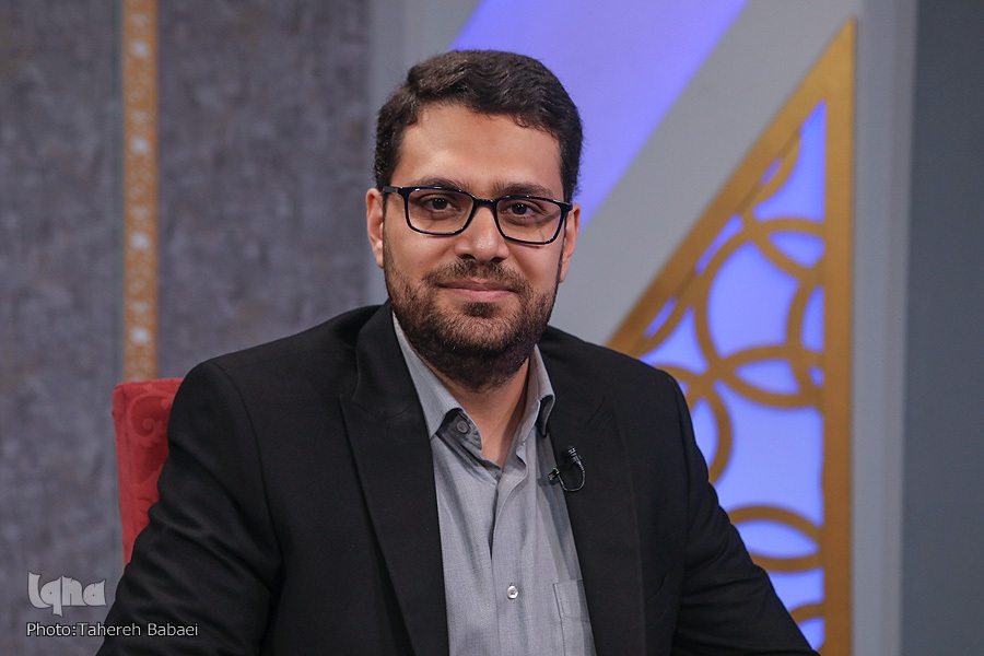 برنامه یونس شاهمرادی برای جایزه مسابقات عربستان / هدفی به نام همهگیری صوت تلاوت + فیلم برنامه یونس شاهمرادی برای جایزه مسابقات عربستان / هدفی به نام همهگیری صوت تلاوت + فیلم